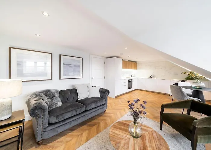 The Crescent, Aberdeen City Centre Apartment